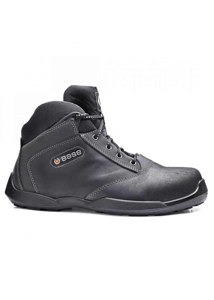 Portwest Base Hockey Boot  S3 SRC B0653